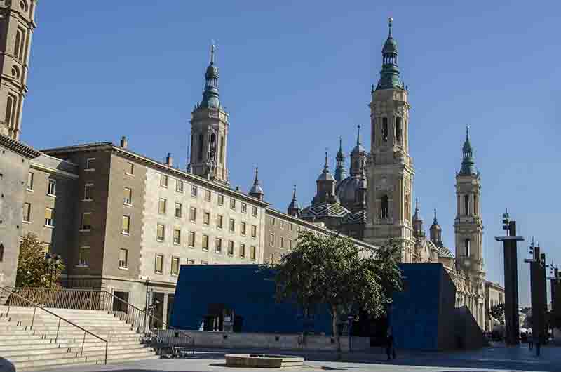 Zaragoza 13 - plaza del Pilar.jpg